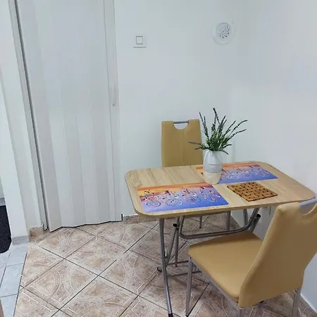 Sladja דירה בייאליינה